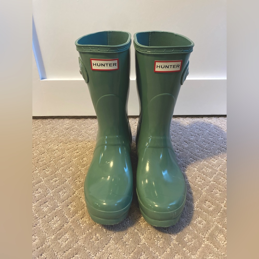 GUC Hunter short gloss boots in rare Succulent green